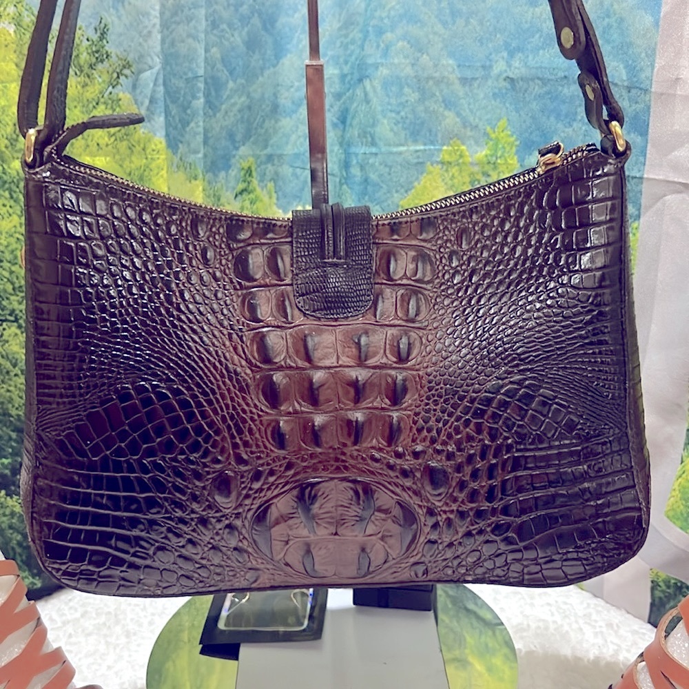 EUC Vintage Brahmin With Free Heels & Free Jewelry 2Rings 1Chain 1Earrings - Picture 10 of 17